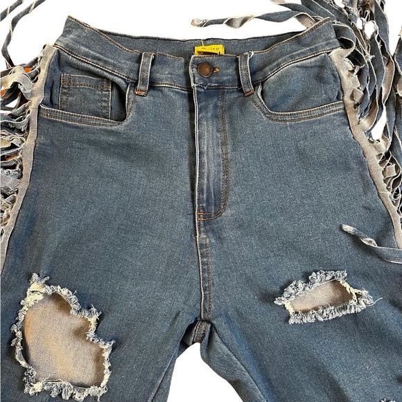 Daisy Distressed Fringe Detail Blue Jeans Size Small - Picture 10 of 16